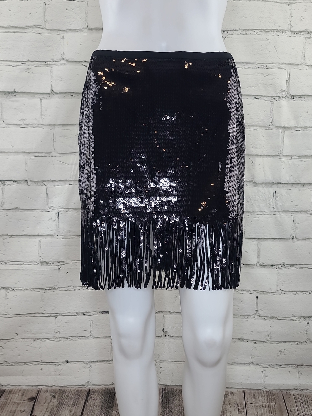 Le Superbe Shiny Speak Easier Sparkly Sequined Fringe Short Mini Skirt Black NWT